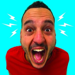 Anuar_Ongeduldig Geduldig_ portret vierkant_La Comedy en Arie Koomen